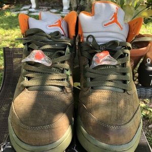 Air Jordan Retro “Olive” 5s size 7.5 “2005”
